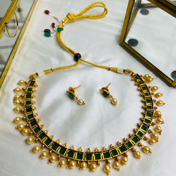 Jewelry - Regal Radiance Green Pearl and Gold Necklace from NYC